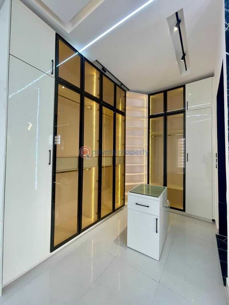 5 bedroom Detached Duplex For Sale Chevron Drive Lekki Lagos - 3
