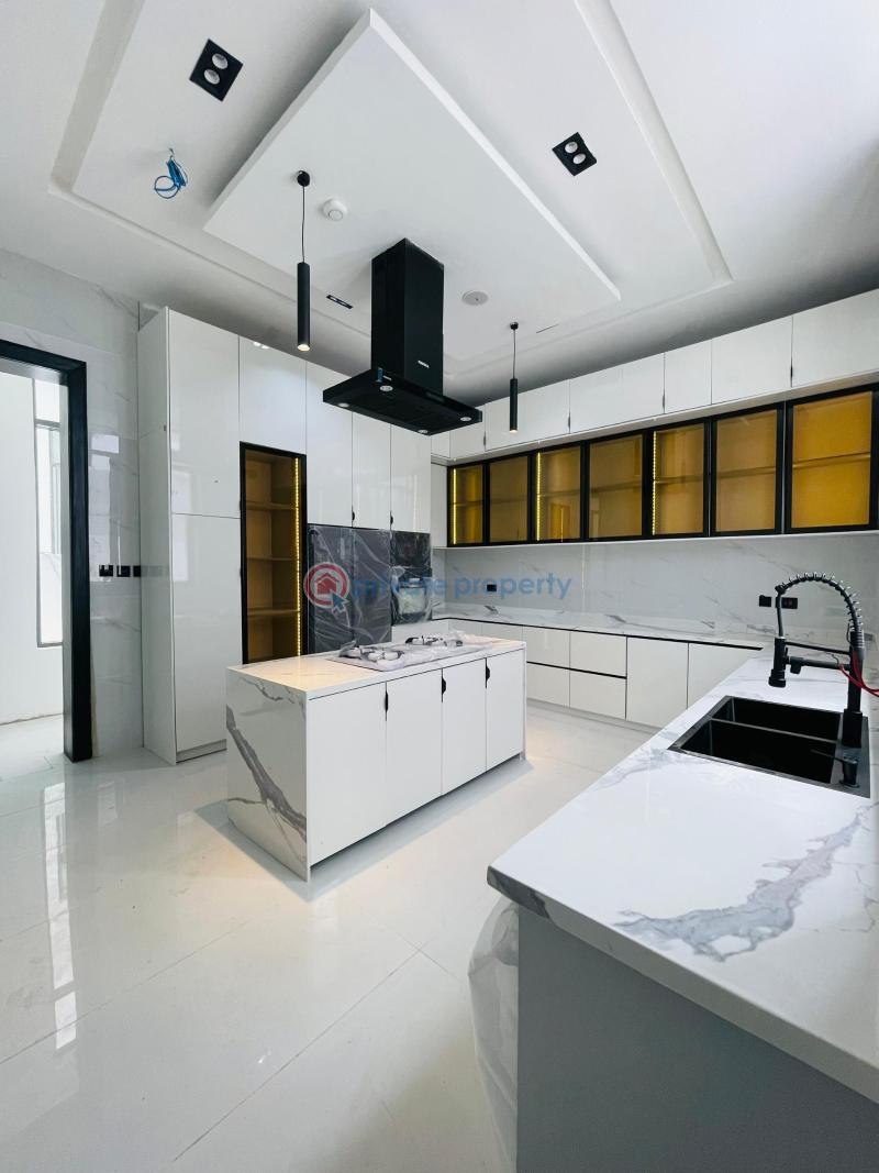 5 bedroom Detached Duplex For Sale Chevron Drive Lekki Lagos - 3