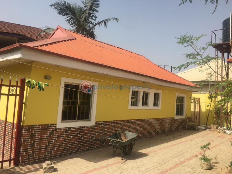 5 bedroom Bungalow For Rent Usman Muazu Street Narayi High Cost Kaduna South  - 4