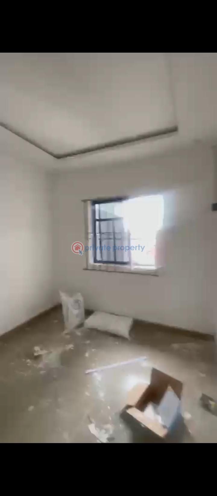 2 bedroom Block Of Flats For Rent Karounwi Street, Via Oduduwa, Surulere, Lagos Surulere Lagos - 3