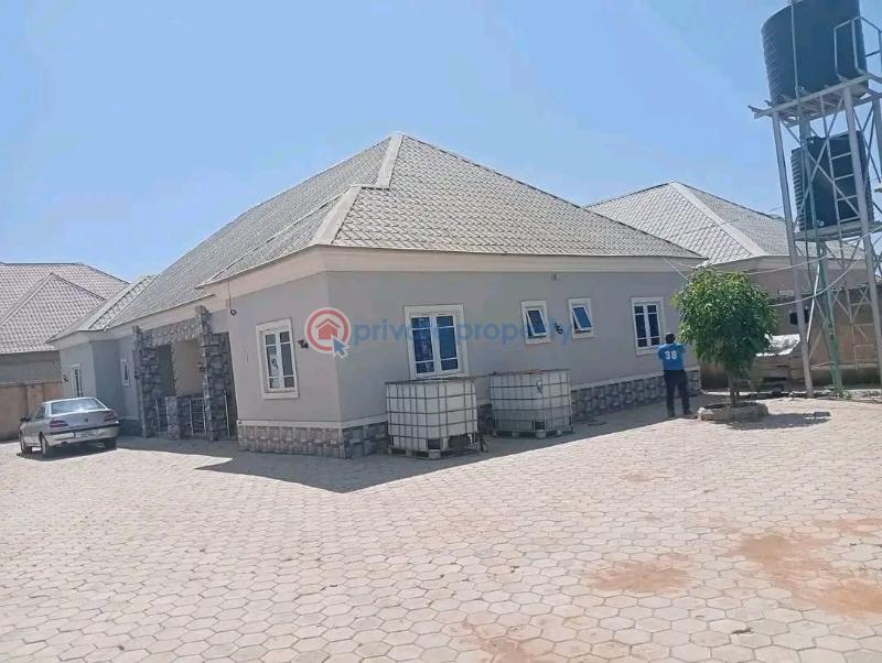 8 bedroom Block Of Flats For Sale Kwang Jos South Plateau - 0