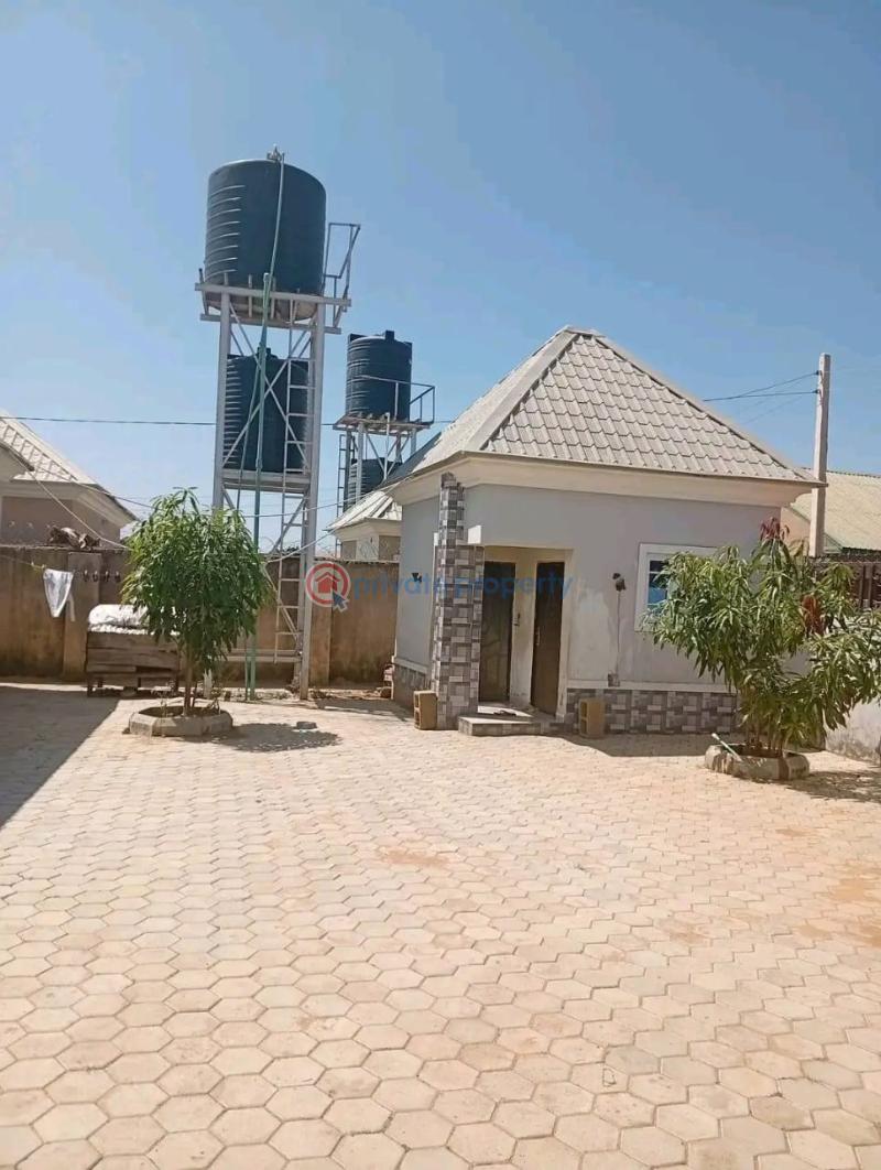 8 bedroom Block Of Flats For Sale Kwang Jos South Plateau - 4