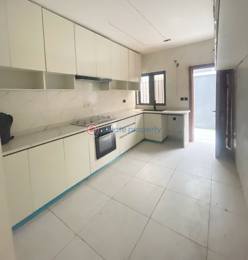 4 bedroom Terrace For Sale Lekki Phase 1 By Freedom Way Lekki Phase 1 Lagos - 3