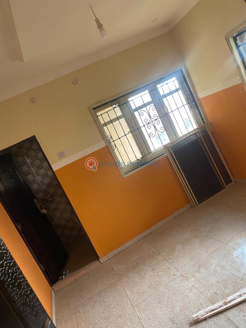 Flat & Apartment For Rent Location📍asaaju Estate Liberty Academy, Road, Akala Express Way, Ibadan Ibadan Oyo - 5