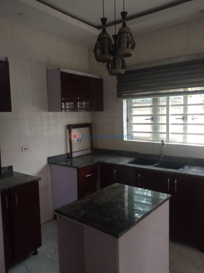 Tastefully 3 bedroom bungalow self compound available at kasumu estate zone a off tipper garage akala express - 10 3 bedroom Detached Bungalow For Rent Kasumu Estate, Akala Express Akala Express Ibadan Oyo - 10