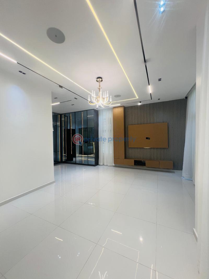 5 bedroom Detached Duplex For Sale Second Tollgate Chevron Along Lekki Expressway Lagos - 10