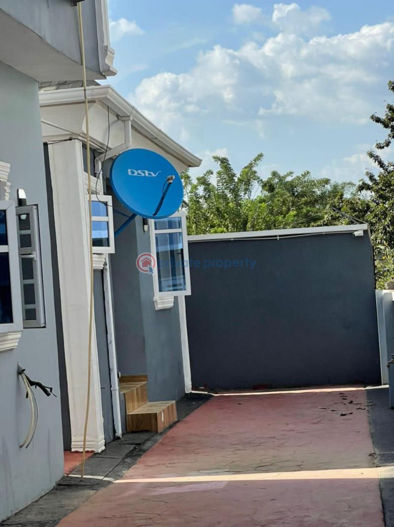 For rent 2 bedroom Flat & Apartment Carlton Gate Estate Ibadan Oyo