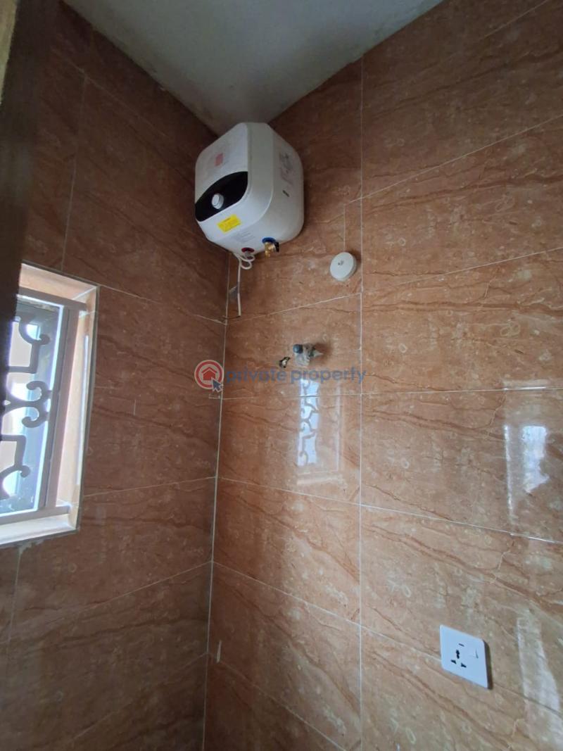 2 bedroom Block Of Flats For Rent 7up Road Oluyole Extension Ibadan Oyo - 4