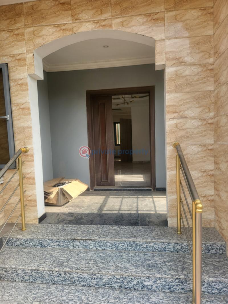 2 bedroom Block Of Flats For Rent Ojojo Estate, Kode Street, Mende Maryland Lagos - 2