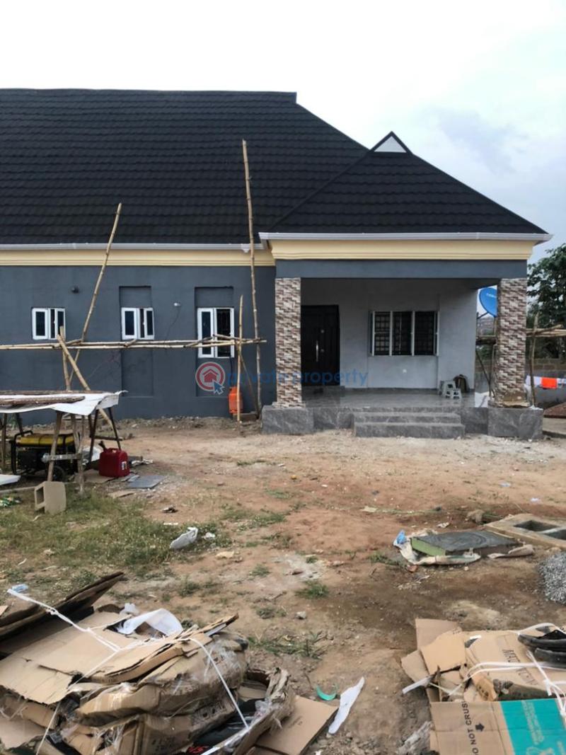 For rent 2 bedroom Bungalow Yokele Area Close Brent Supermarket Old