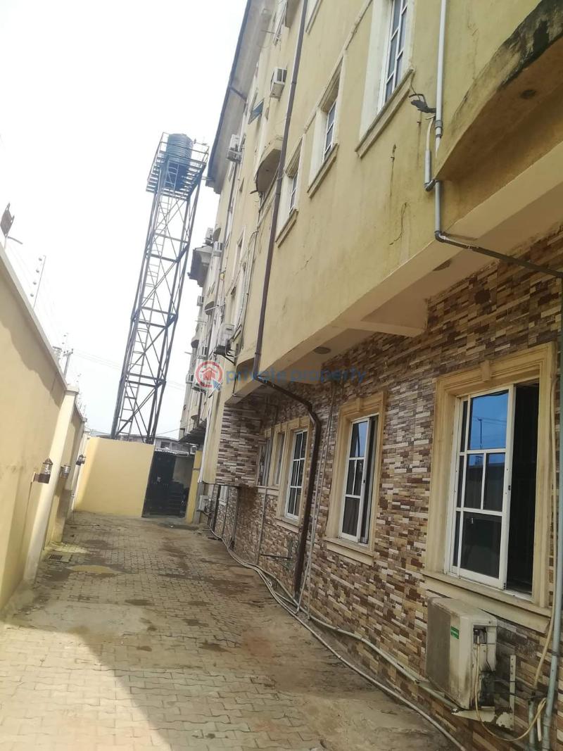 10 bedroom Hotel For Sale Ikotun/Igando Lagos - 4