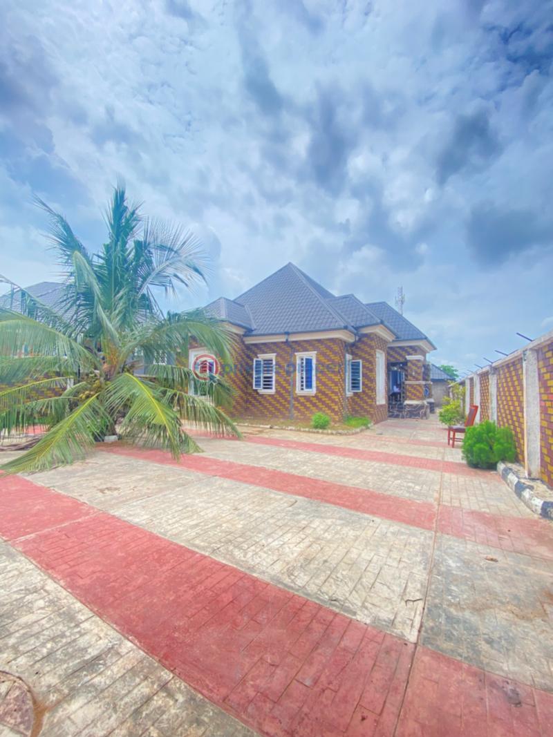 4 bedroom Detached Bungalow For Sale Irete By Catering Bus Stop Axis, Off Owerri Onitsha Rd, Owerri Owerri Imo - 7