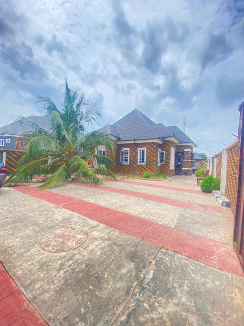 4 bedroom Detached Bungalow For Sale Irete By Catering Bus Stop Axis, Off Owerri Onitsha Rd, Owerri Owerri Imo - 6