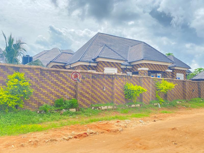 4 bedroom Detached Bungalow For Sale Irete By Catering Bus Stop Axis, Off Owerri Onitsha Rd, Owerri Owerri Imo - 1
