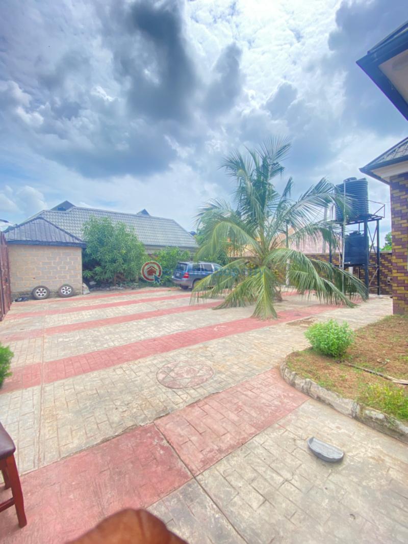 4 bedroom Detached Bungalow For Sale Irete By Catering Bus Stop Axis, Off Owerri Onitsha Rd, Owerri Owerri Imo - 4