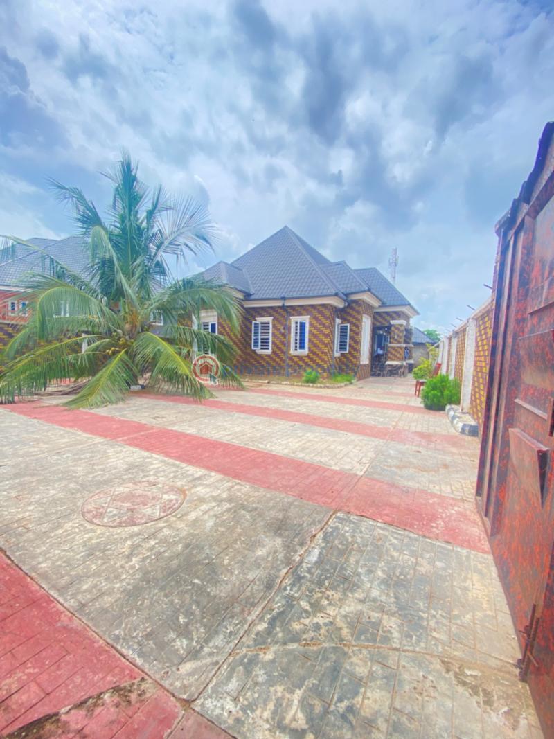 4 bedroom Detached Bungalow For Sale Irete By Catering Bus Stop Axis, Off Owerri Onitsha Rd, Owerri Owerri Imo - 5