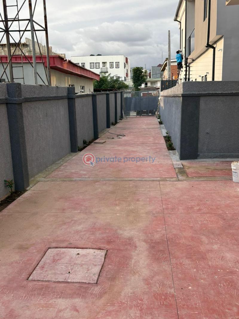 4 bedroom Detached Duplex For Sale Femi Deru Close Opebi Ikeja Lagos - 3