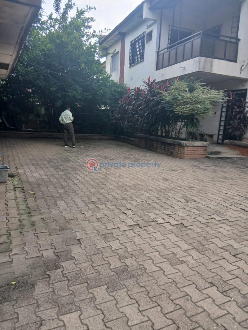 4 bedroom Semi detached Duplex For Rent Wuse Abuja Phase 1  - 4