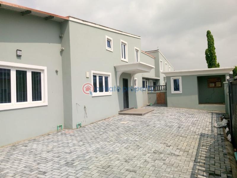 4 bedroom Detached Bungalow For Sale Mayfair Gardens Estate Awoyaya Ajah Lagos - 9