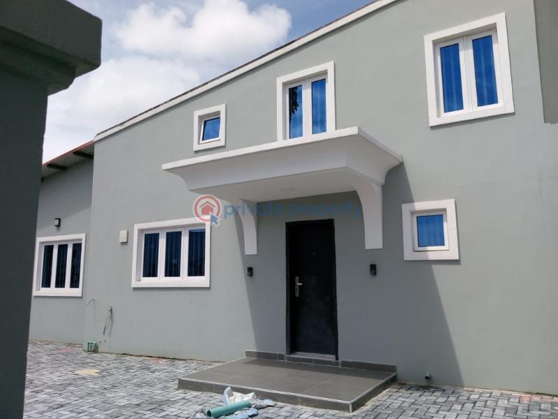 4 bedroom Detached Bungalow For Sale Mayfair Gardens Estate Awoyaya Ajah Lagos - 3