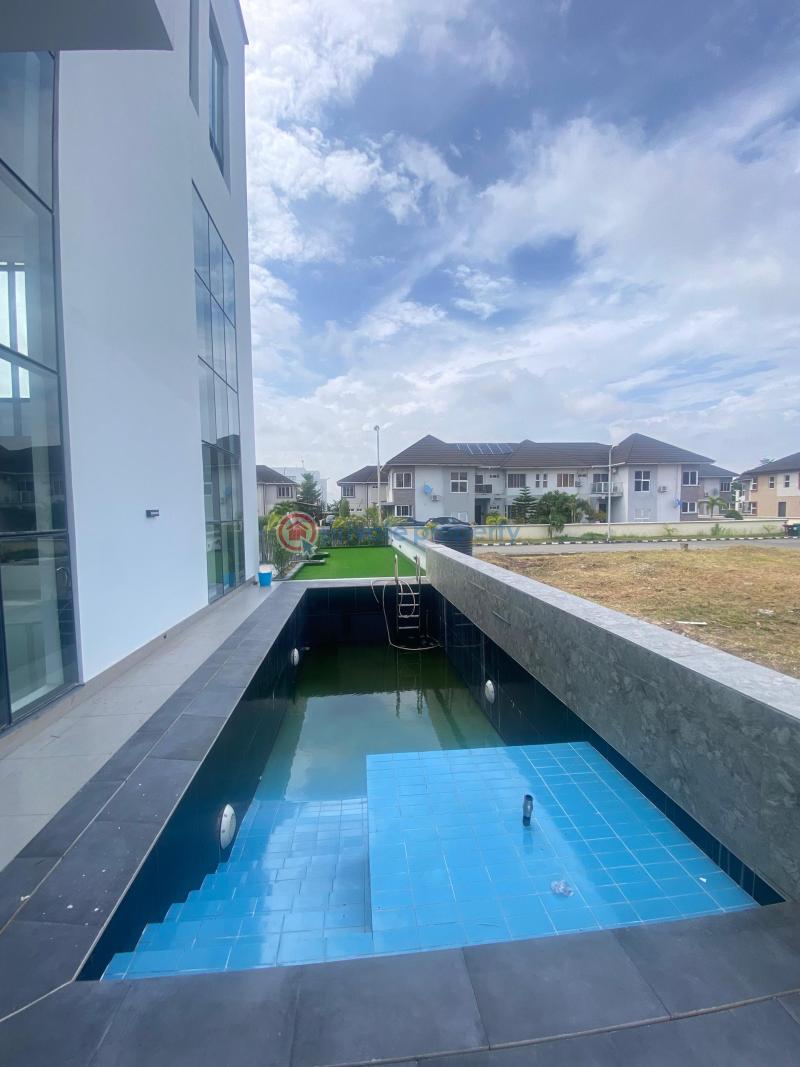 5 bedroom Detached Duplex For Sale Osapa London Lekki Lagos - 13