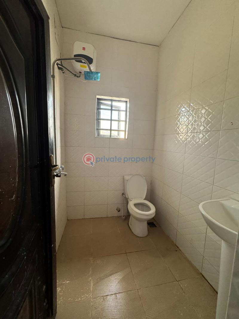 3 bedroom Duplex For Rent Okebadan Estate, Akala Way Akobo Ibadan Oyo - 2