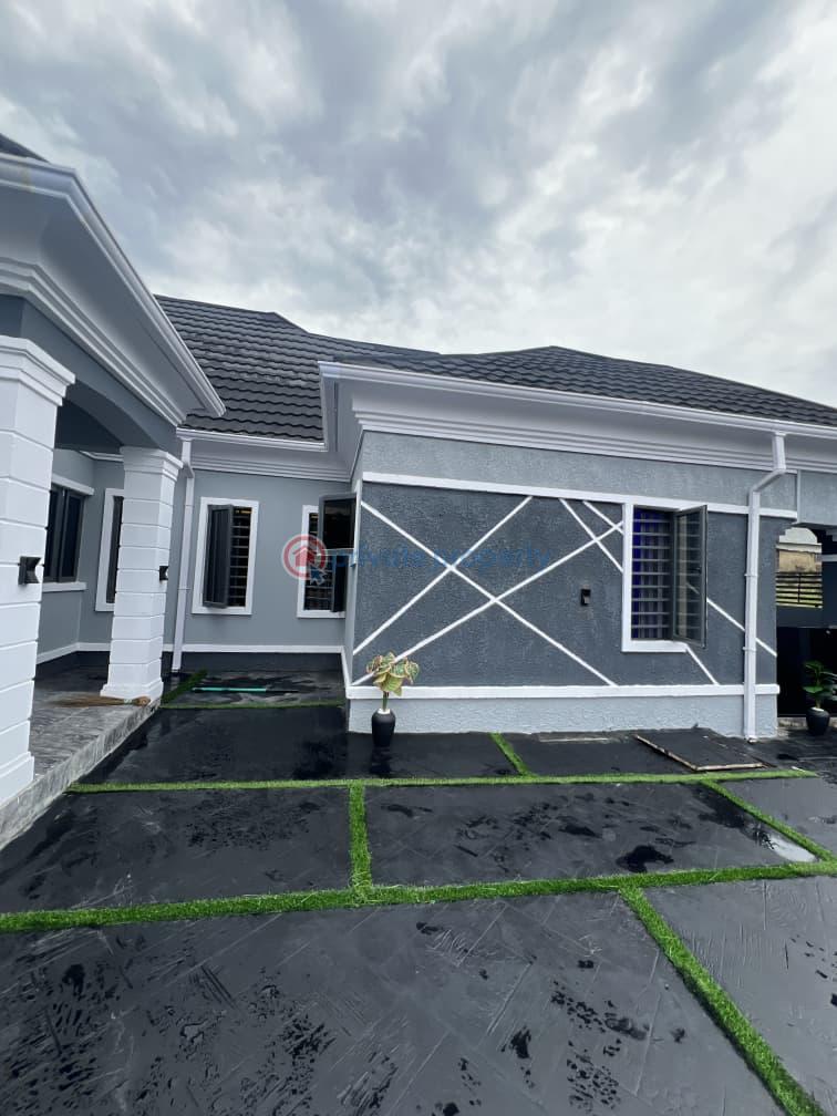 4 bedroom Detached Bungalow For Sale Ateere Off Akala Express Akala Express Ibadan Oyo - 0