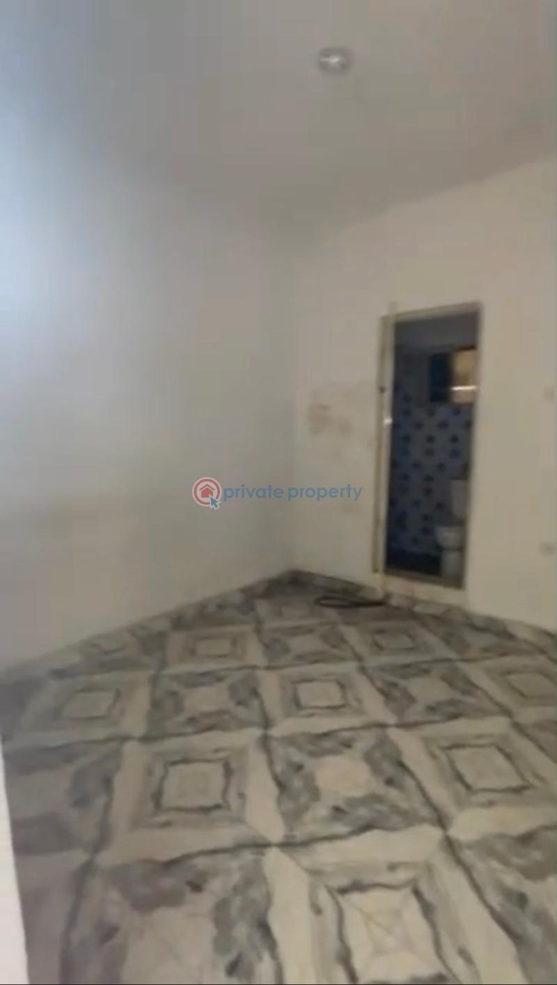 Self Contain For Rent Bariga Shomolu Lagos
