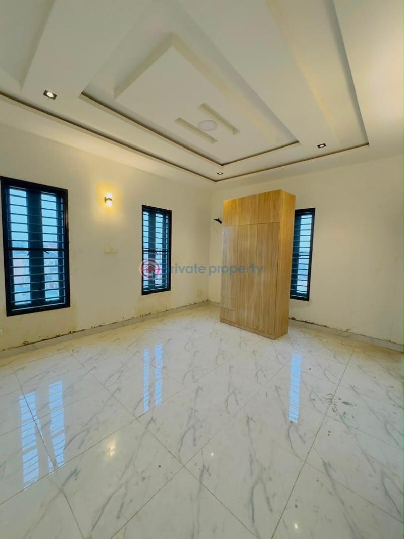 2 bedroom Block Of Flats For Sale Yaba Lagos - 9