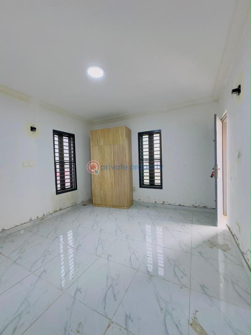 2 bedroom Block Of Flats For Sale Yaba Lagos - 7
