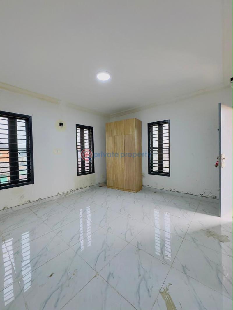 2 bedroom Block Of Flats For Sale Yaba Lagos - 8