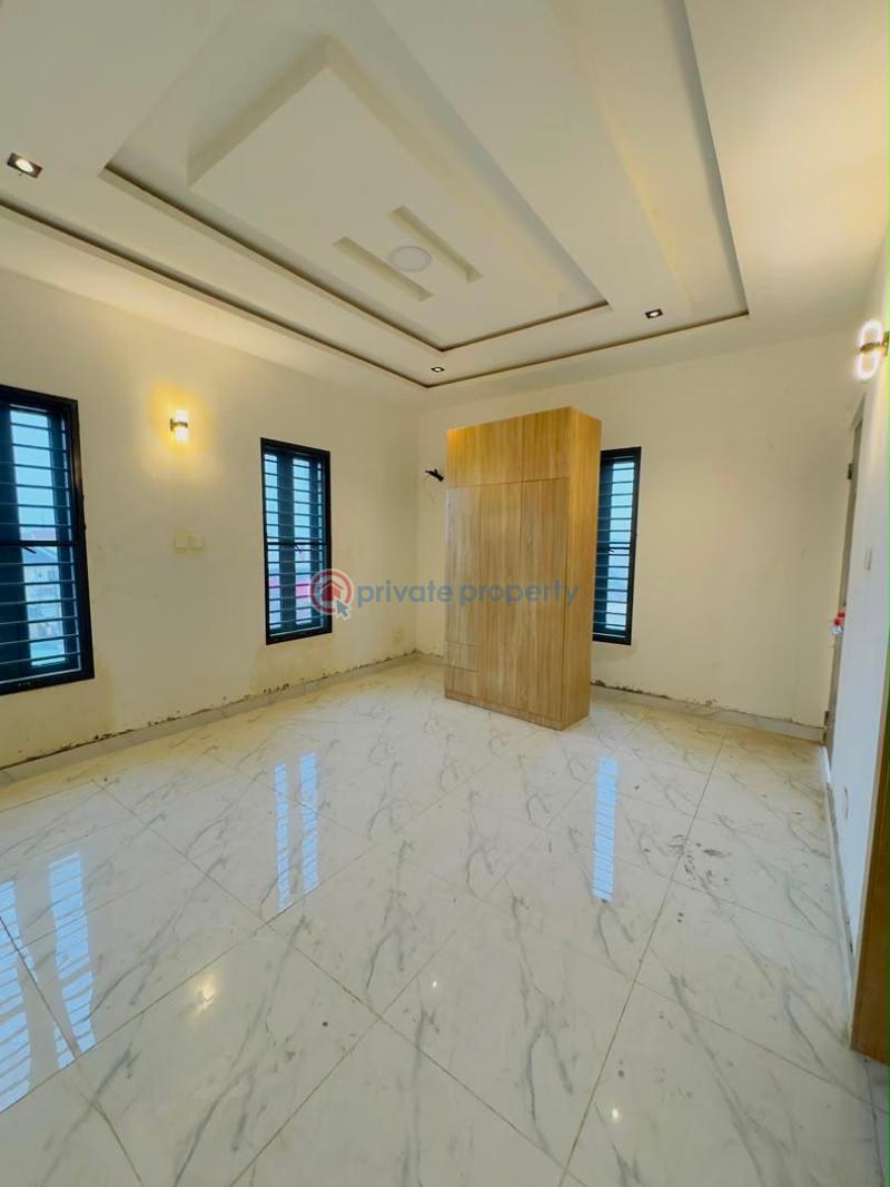 2 bedroom Block Of Flats For Sale Yaba Lagos - 11