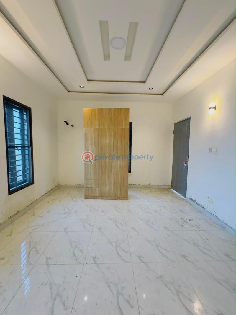 2 bedroom Block Of Flats For Sale Yaba Lagos - 12