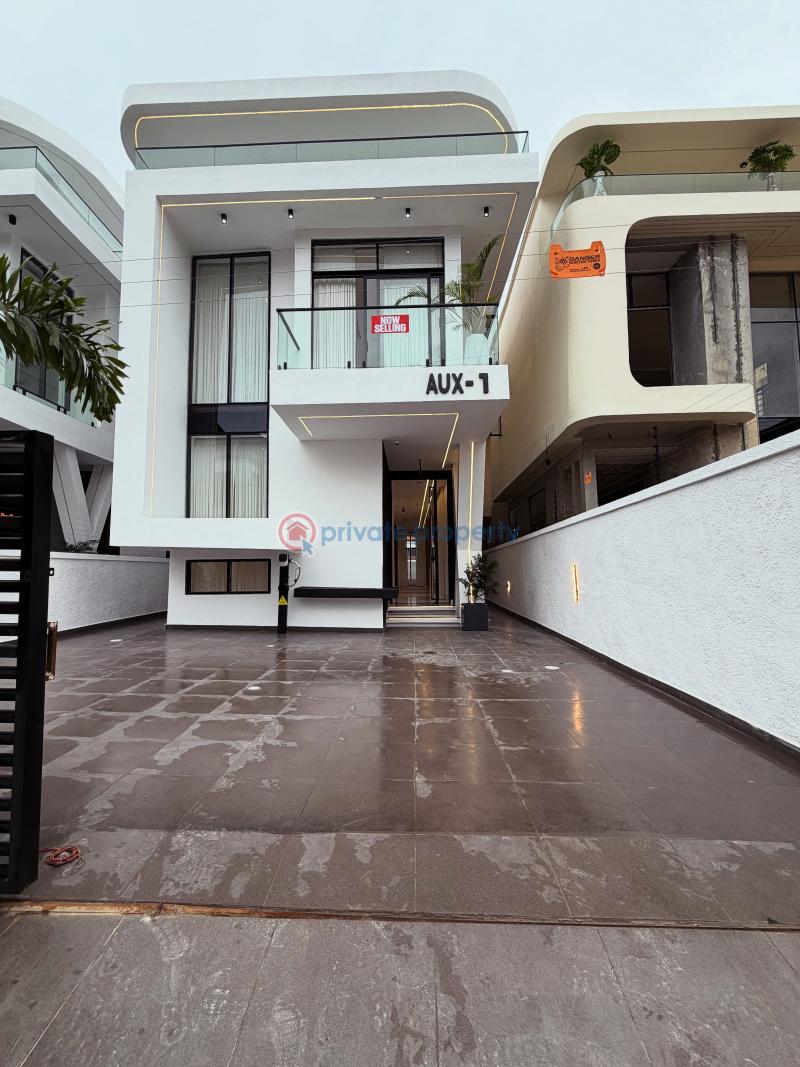 5 bedroom Detached Duplex For Sale Lafiaji Lekki Lagos - 0