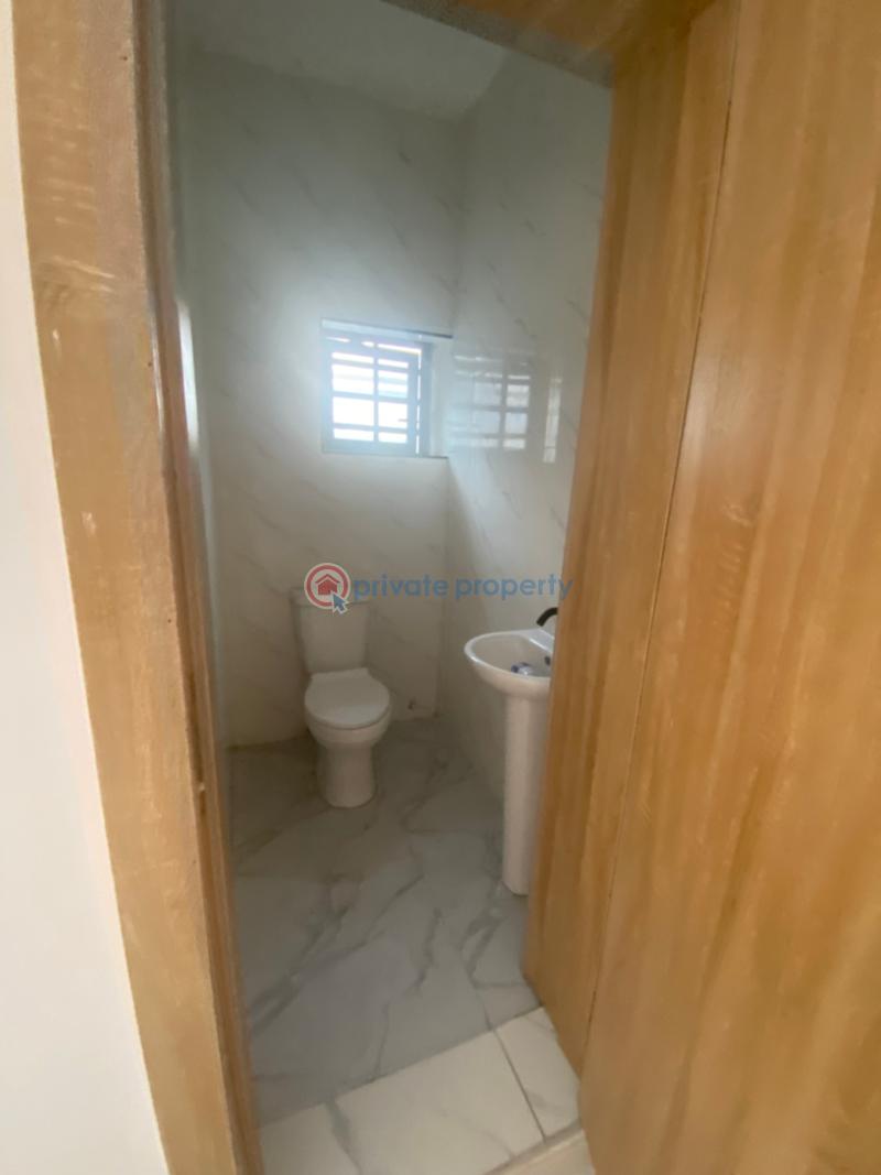 4 bedroom Room or Boys Quarter For Rent Pennisula Estate Monastery Road Sangotedo Lagos - 10