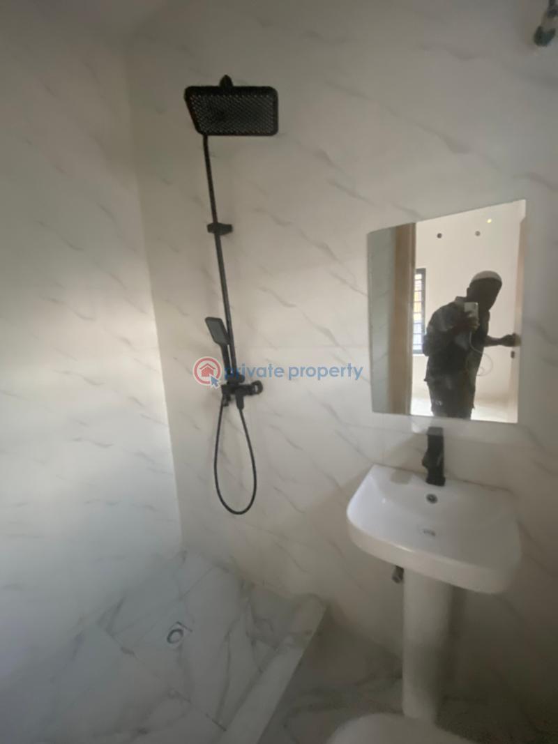 4 bedroom Room or Boys Quarter For Rent Pennisula Estate Monastery Road Sangotedo Lagos - 0