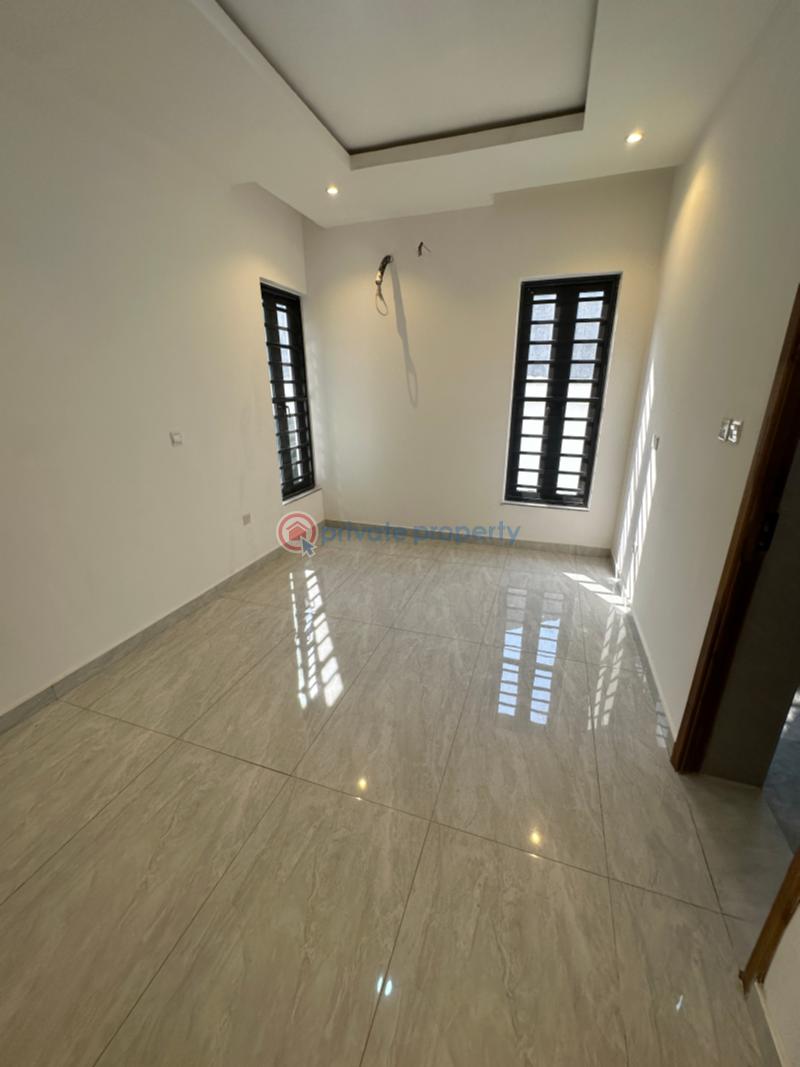2 bedroom Block Of Flats For Sale Gbagbala Road Ikate Elegushi Lekki Lagos - 2