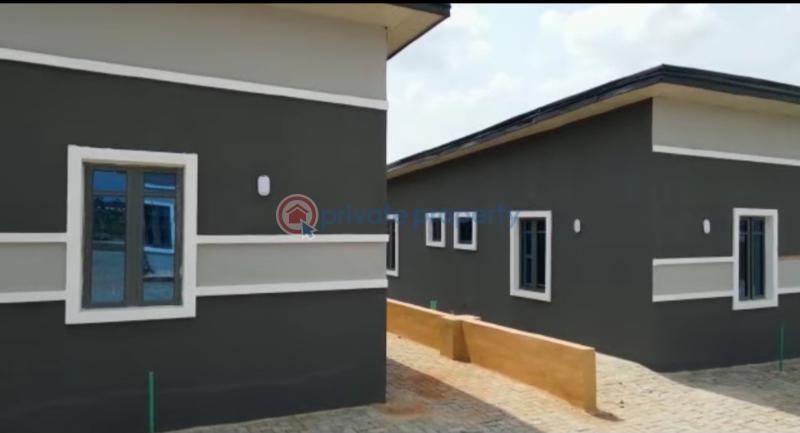 3 bedroom Detached Bungalow For Sale Queen's Hones Inside Queen's Park Estate Mowe Ofada Ogun State Ofada Ogun area  - 3