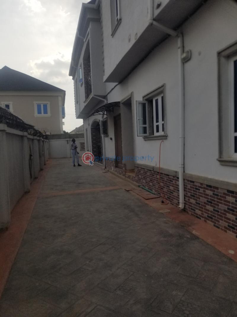 2 bedroom Block Of Flats For Rent Laderin Estate. Oke Mosan Abeokuta Ogun - 3
