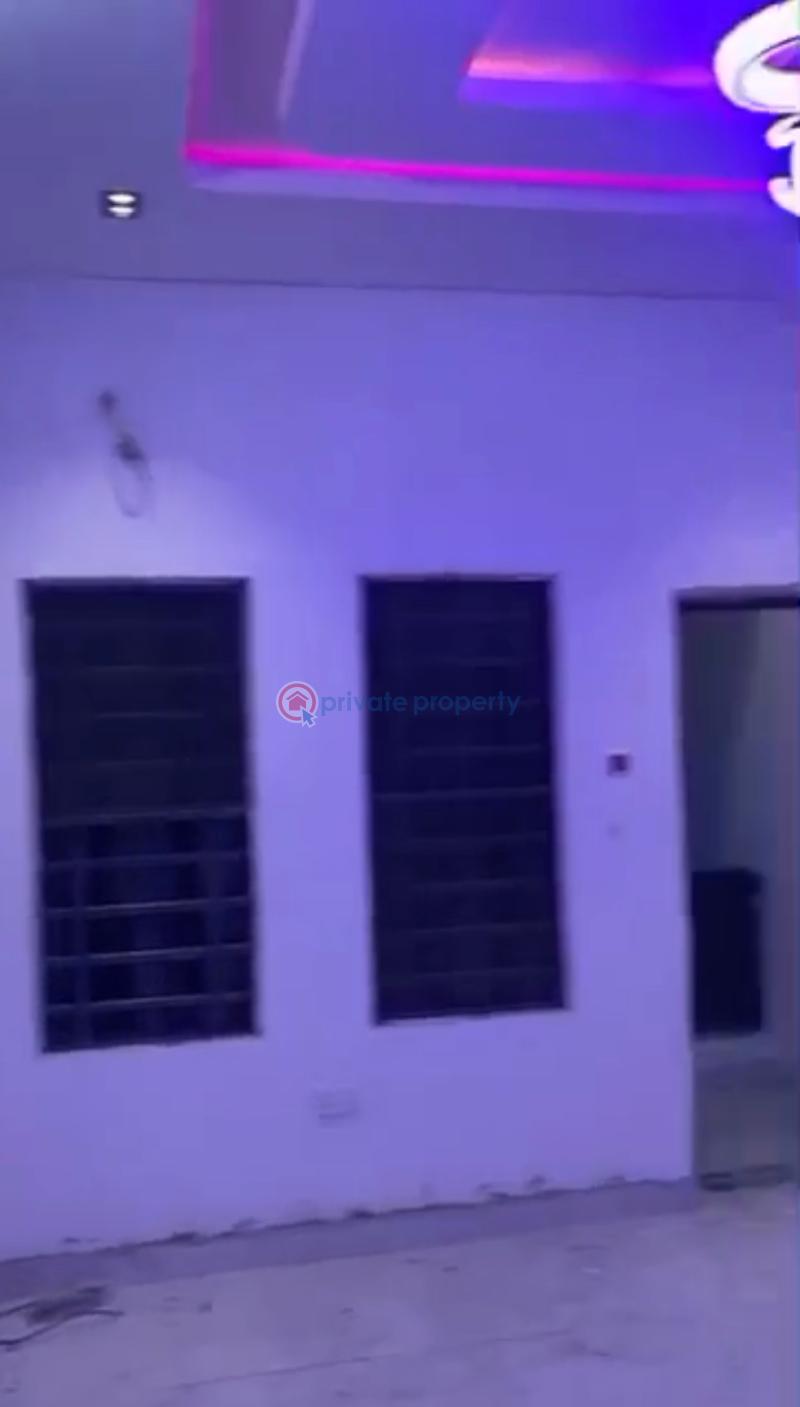 2 bedroom Flat & Apartment For Rent Nathan, Surulere  Yaba Lagos - 0