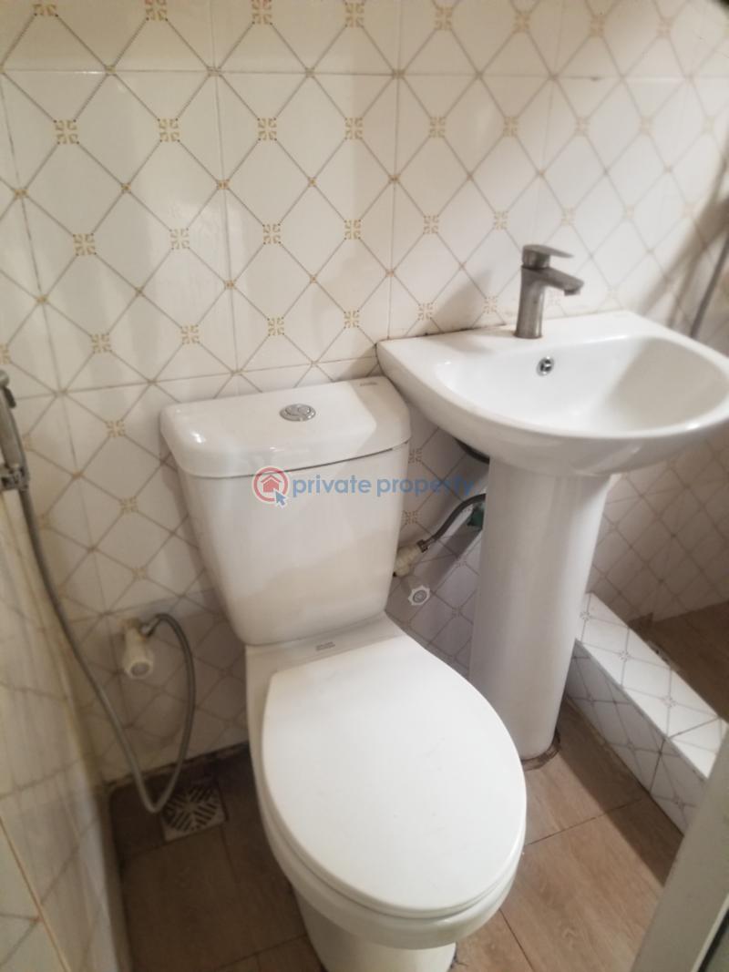 2 bedroom Block Of Flats For Rent Worker's Estate Laderin. Oke Mosan Abeokuta Ogun - 3