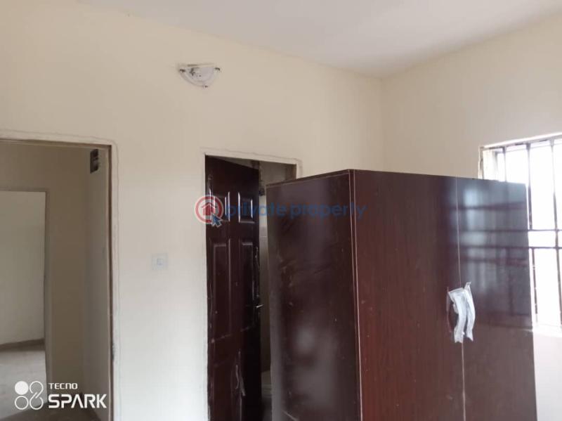 2 bedroom Block Of Flats For Rent Magboro Ogun area  - 4