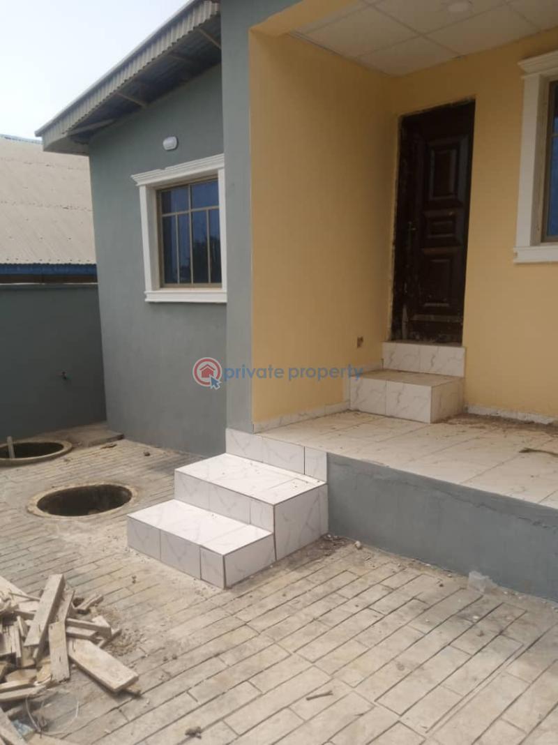 2 bedroom Bungalow For Sale Elenusoso Ibadan Oyo - 5