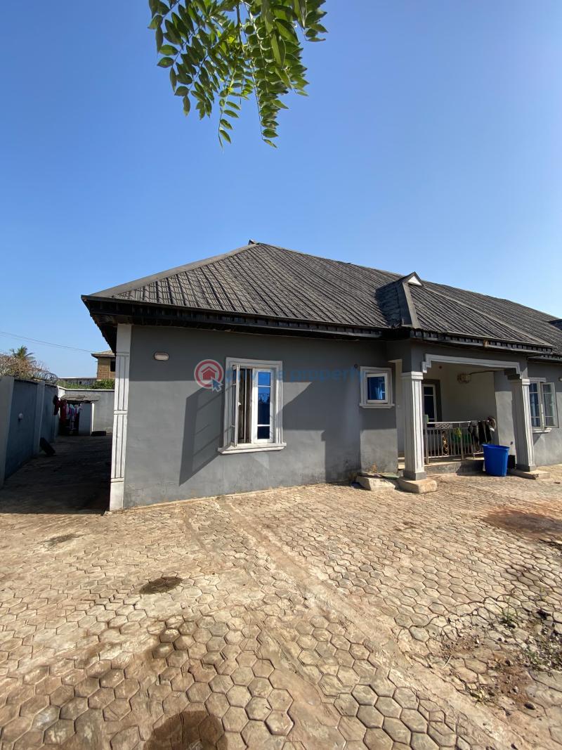 3 bedroom Block Of Flats For Sale Obantoko Eleweran Abeokuta Ogun - 1