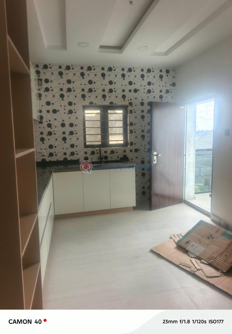 2 bedroom Block Of Flats For Rent Jedo Estate Axis. Airport Road Lugbe Lugbe Abuja Phase 4  - 5