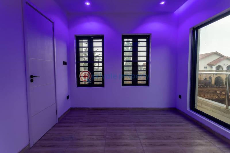 2 bedroom Block Of Flats For Sale Ivana Court, Thomas Estate Ajah Lagos - 10