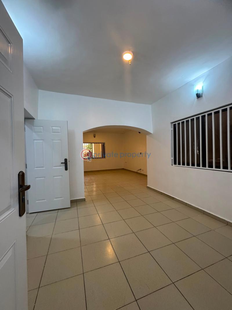 3 bedroom Block Of Flats For Rent Utako Abuja Phase 2  - 5