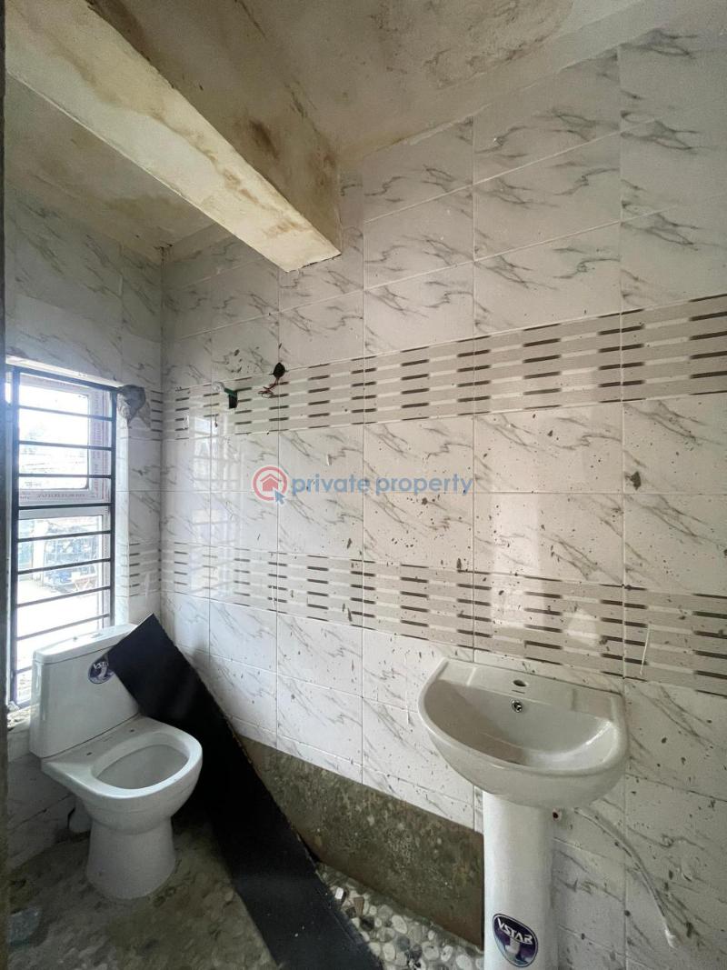 3 bedroom Block Of Flats For Sale Surulere Lagos - 8