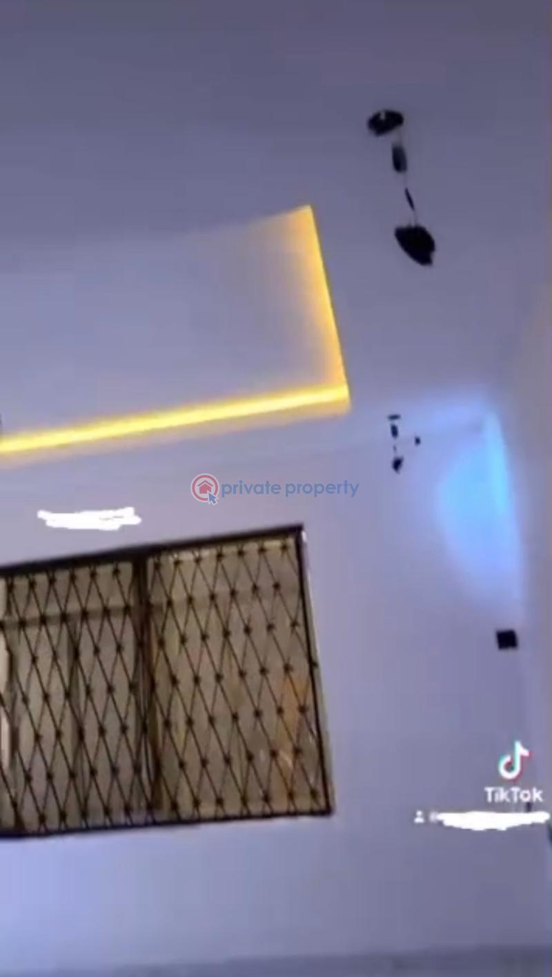 3 bedroom Flat & Apartment For Rent Off Bode Thomas Surulere Lagos - 4