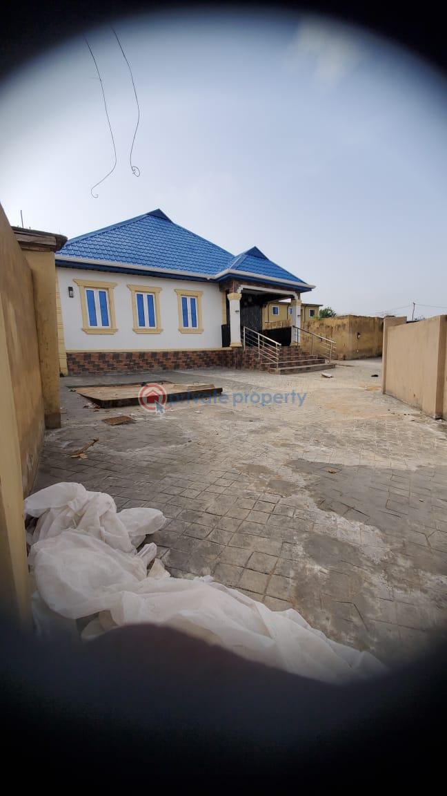 3 bedroom Bungalow For Sale Iyetedo Gbokoniyi Gra Oke Mosan Abeokuta Ogun - 3